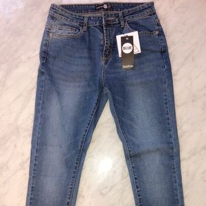 Boohoo || Skinny Jeans (Brand New)